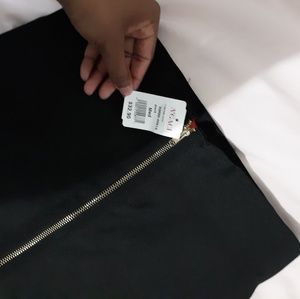 Agaci black zip up front skirt